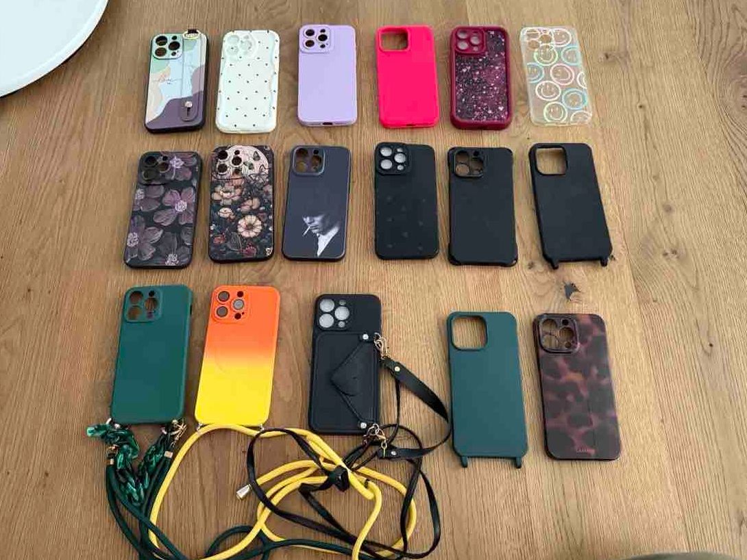 Cover & Protezioni schermo: iPhone 15 Pro Max Hüllen verschiedene Modelle und Farben – Usato da Utzenstorf venduto da ybwarrior