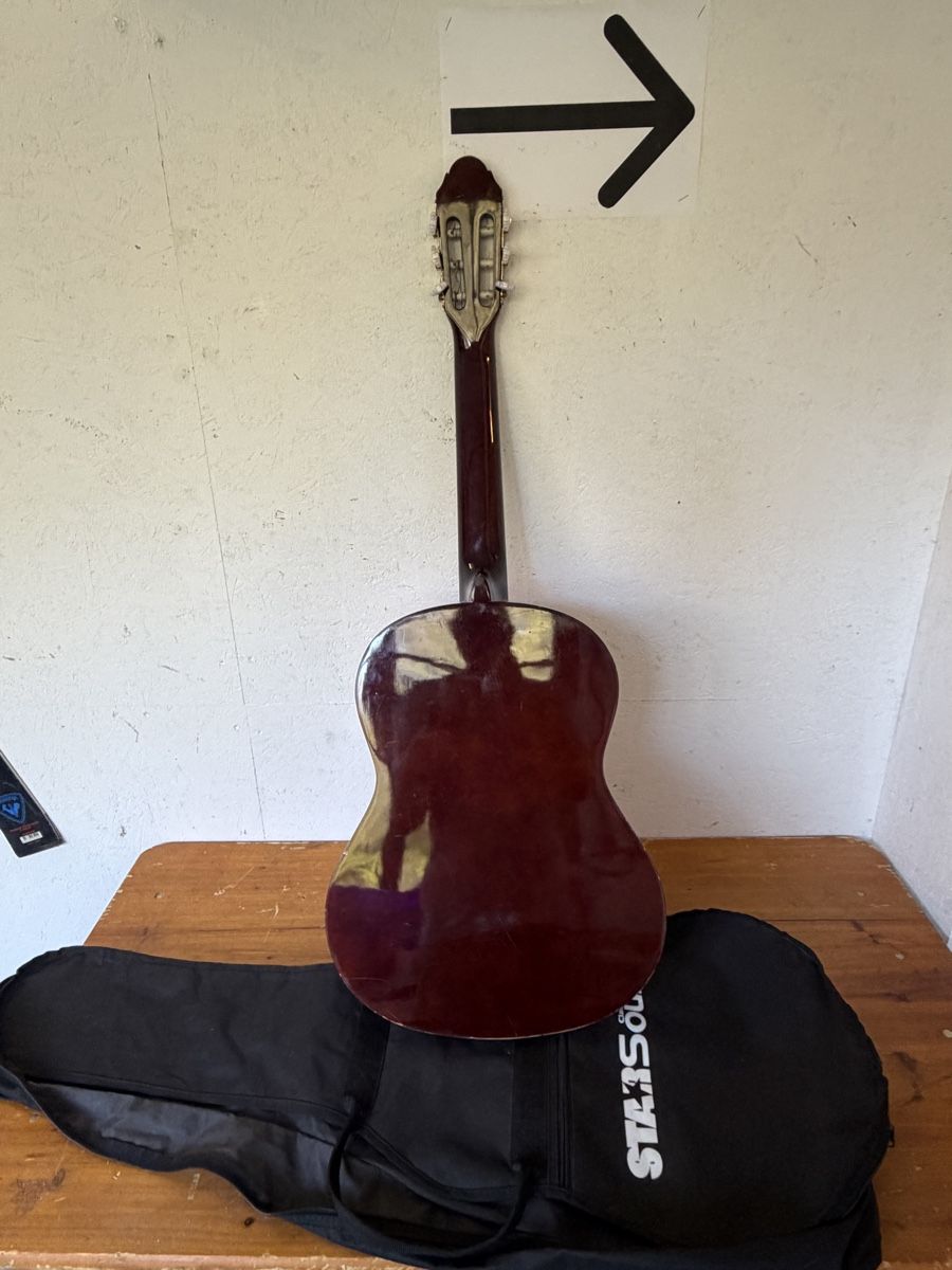 Strumenti musicali: Konzertgitarre mit Tasche – Usato da Gurmels venduto da SwissShop21 2