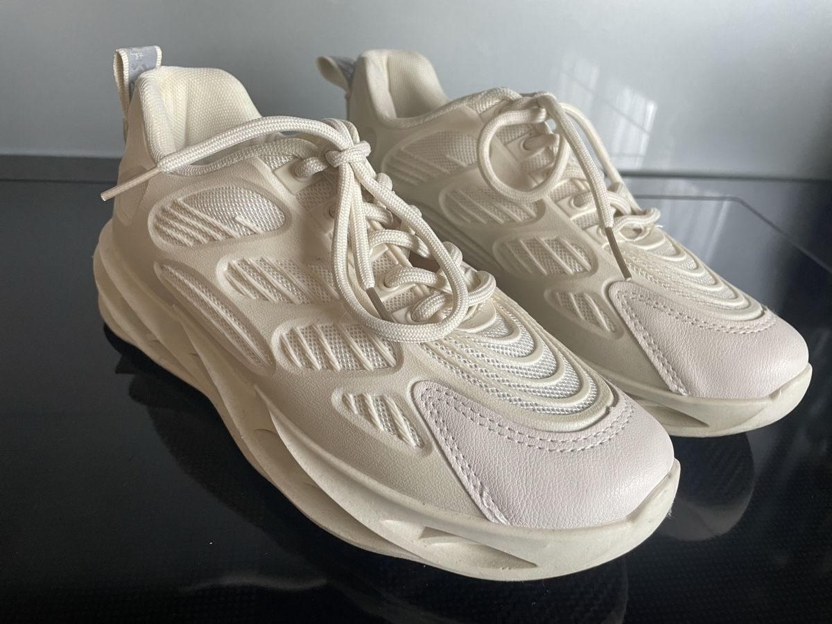 Damenschuhe: DAMEN SNEAKERS - BEIGE - GRÖSSE 38 – Gebraucht aus Buchs AG von fischli610