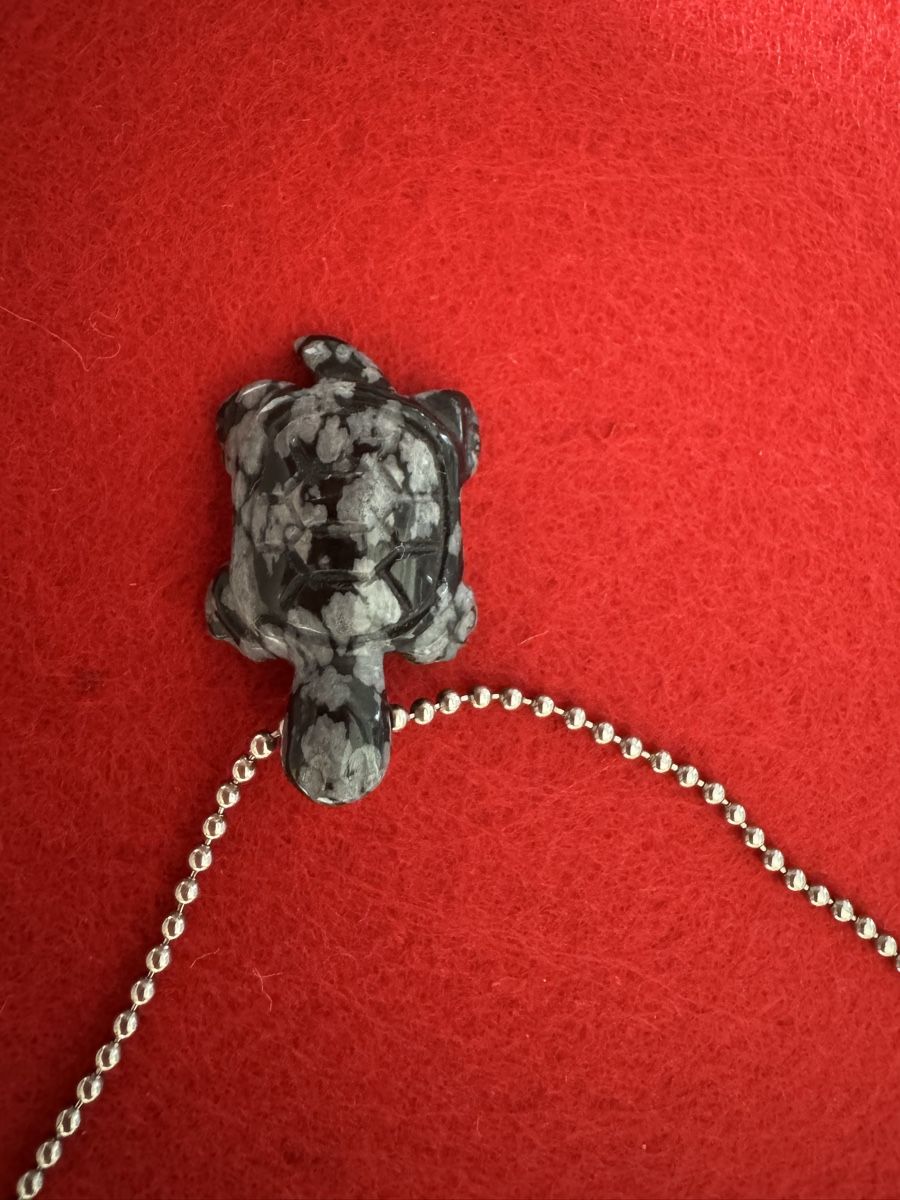 Catenine: Schildkröte aus Schneeflockenobsidian plus Kette – Usato da Lachen SZ venduto da artbyblondangel 5