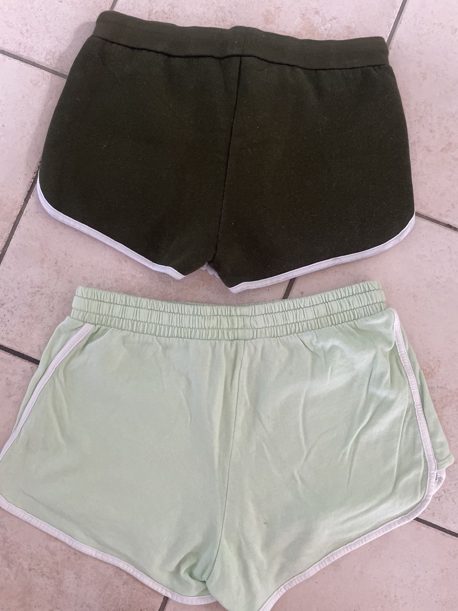 H&M Pantaloni: 2 Sweat Shorts Gr.170 – Usato da Obergerlafingen venduto da cabo4 1