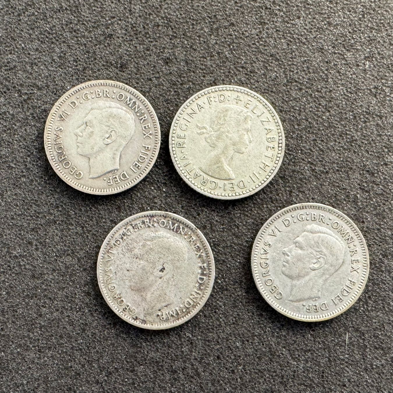 Toutes les monnaies: 4 x 6 Pence Silber Australien div. Jahre – D'occasion à Reitnau par tb-muenzen 1