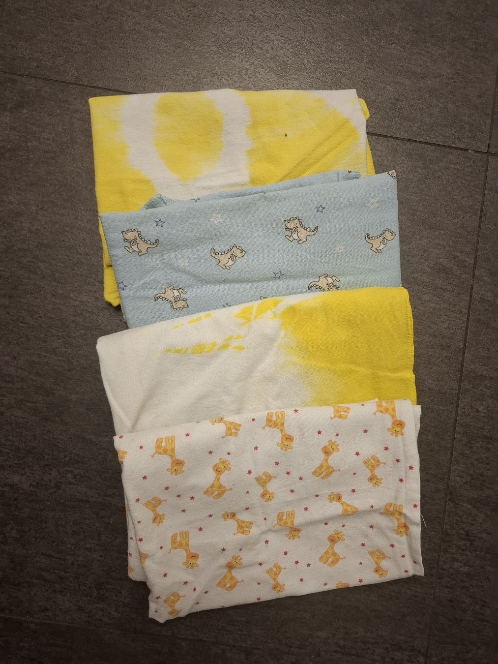 Secchi per pannolini & Pannolini: 7 Mullwindeln 75x75cm – Usato da Fischbach-Göslikon venduto da Rainbow88