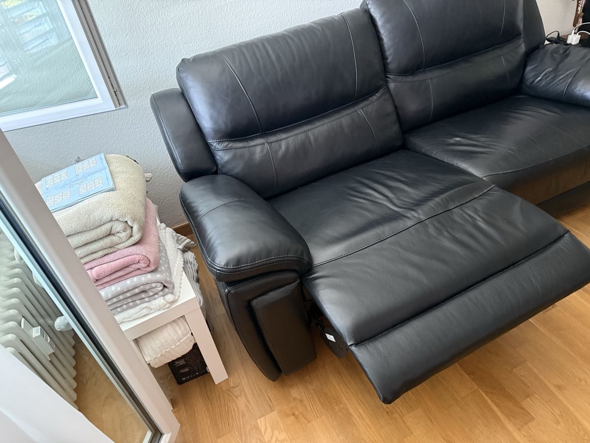 Conforama Divani: Sofa in pelle – Usato da Muttenz venduto da rdo_8cvx 3