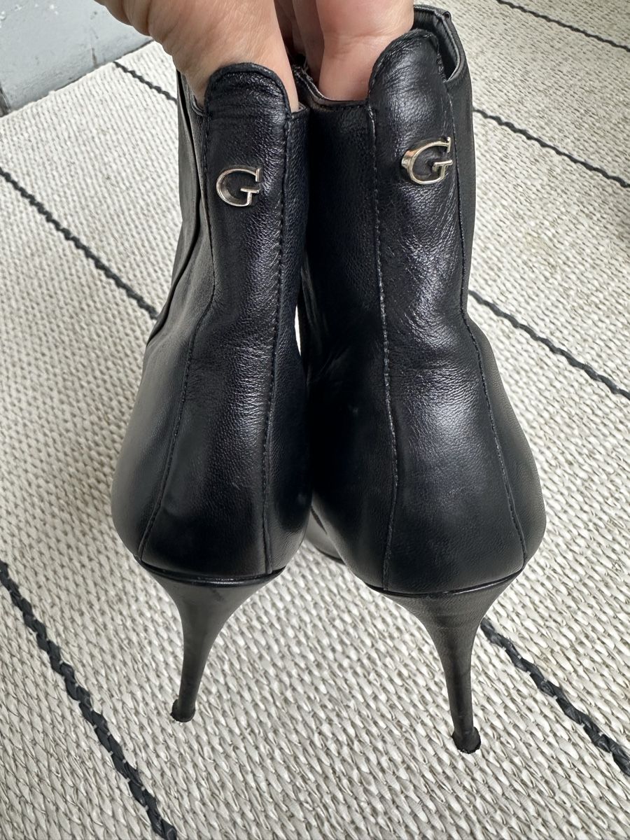 Guess Scarpe da donna: Black leather Guess stiletto ankle boots 40 – Usato da Zürich venduto da kas_g26m 4