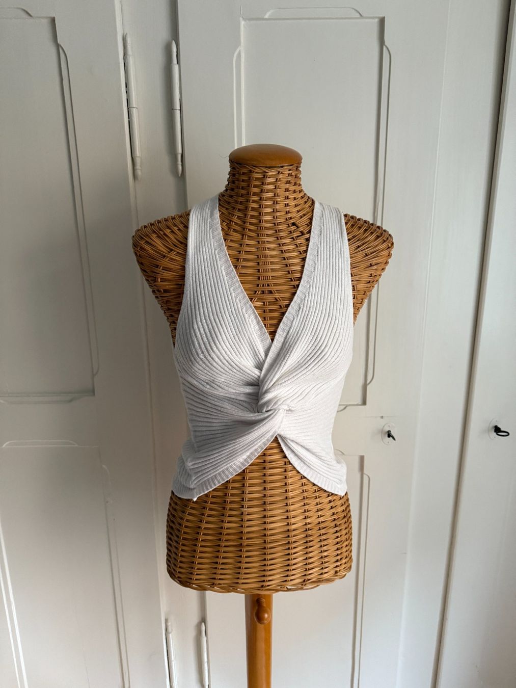 Tops: Rippen Top weiss XS – Gebraucht aus Zürich von Diazaio