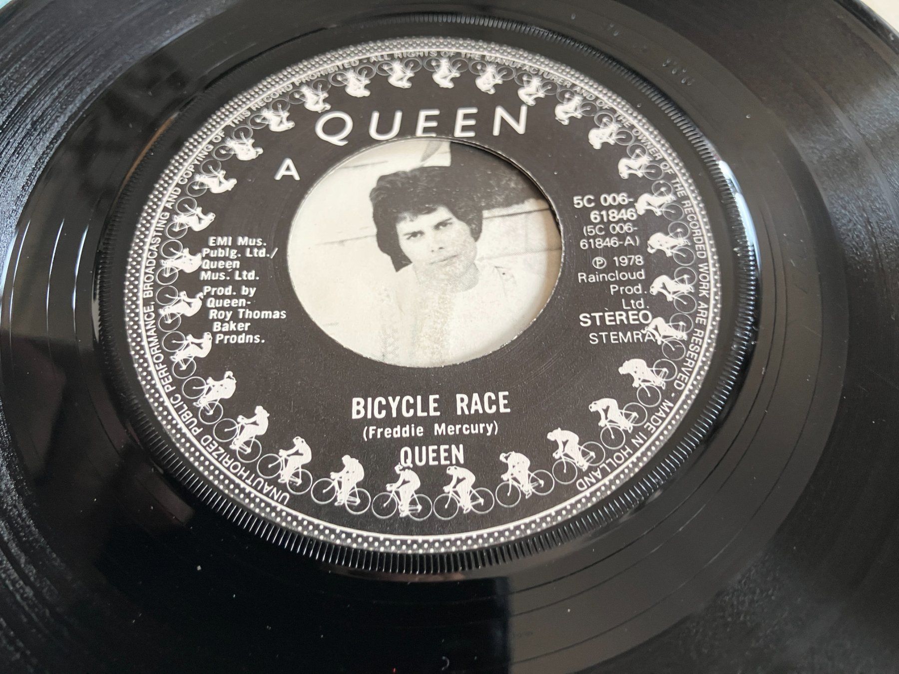 Dischi in vinile: Queen – Usato da Aarwangen venduto da Jukebox3 3