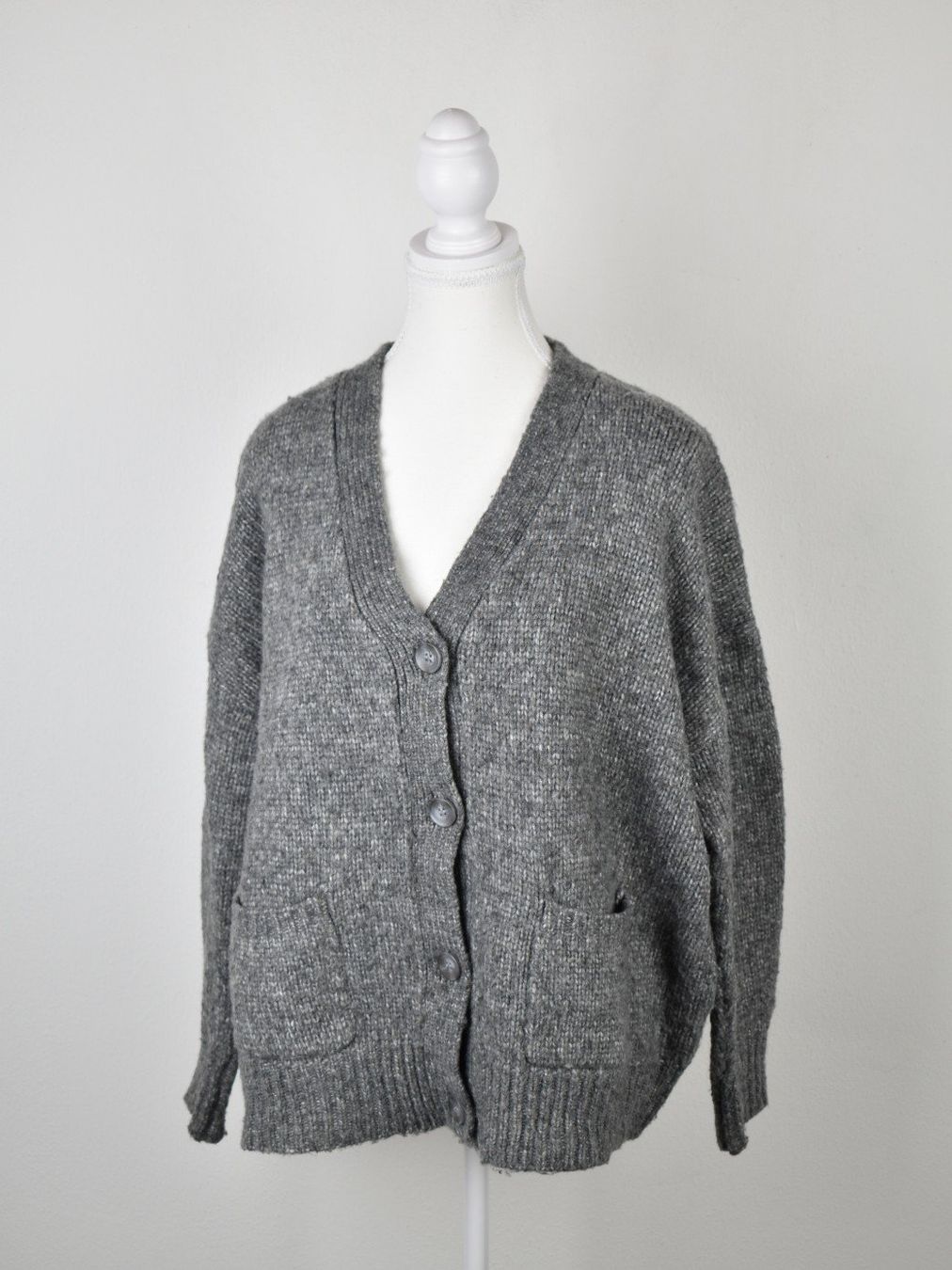 Esprit Jacken: Esprit Strickjacke Gr.L, grau – Gebraucht aus Nürensdorf von 2ND_STORY 1