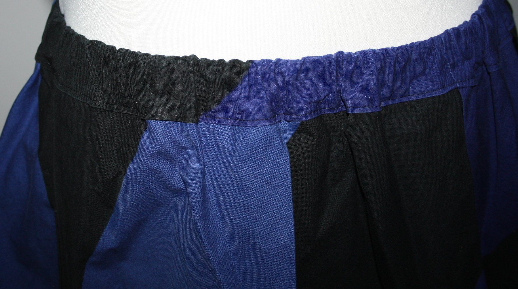 Gonne: Jupe Rock mit elastischem Bund blau - schwarz Gr. XL – Nuovo (secondo la descrizione) da Flüelen venduto da Diversicum-Textil 3