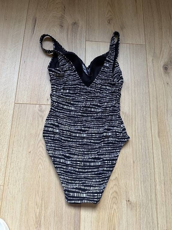 Costumi da bagno & Bikini: Badeanzug Grösse S / 36 – Usato da Aadorf venduto da mar_l5n2 2