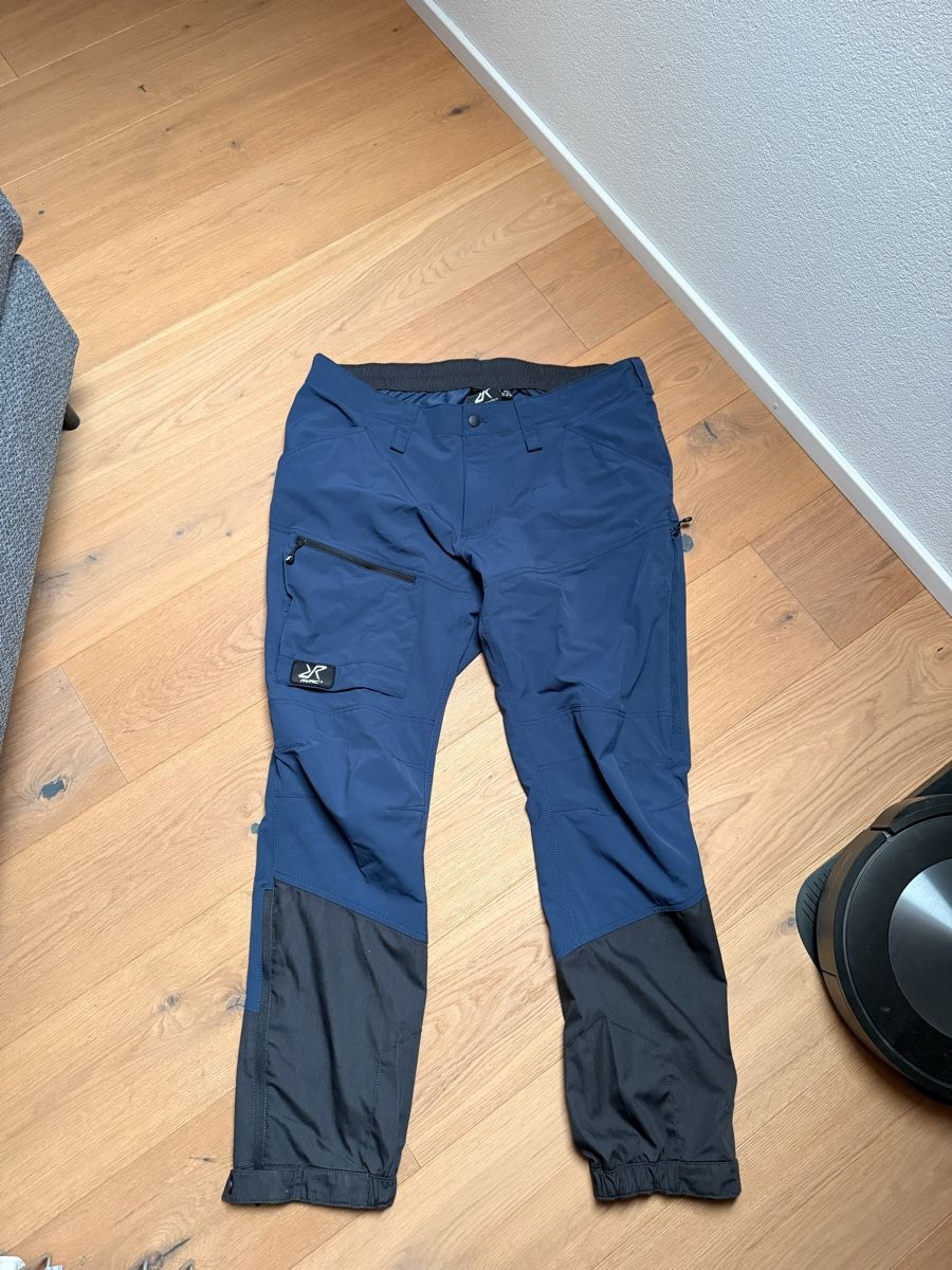 RevolutionRace Pantalons: Trekking Hose von Revolution Race – D'occasion à Bettwil par Wasserchroetli
