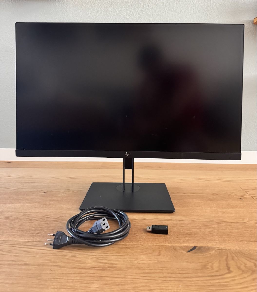 Hewlett Packard Monitor: HP Z27 Monitor – Usato da Pfaffhausen venduto da vige88