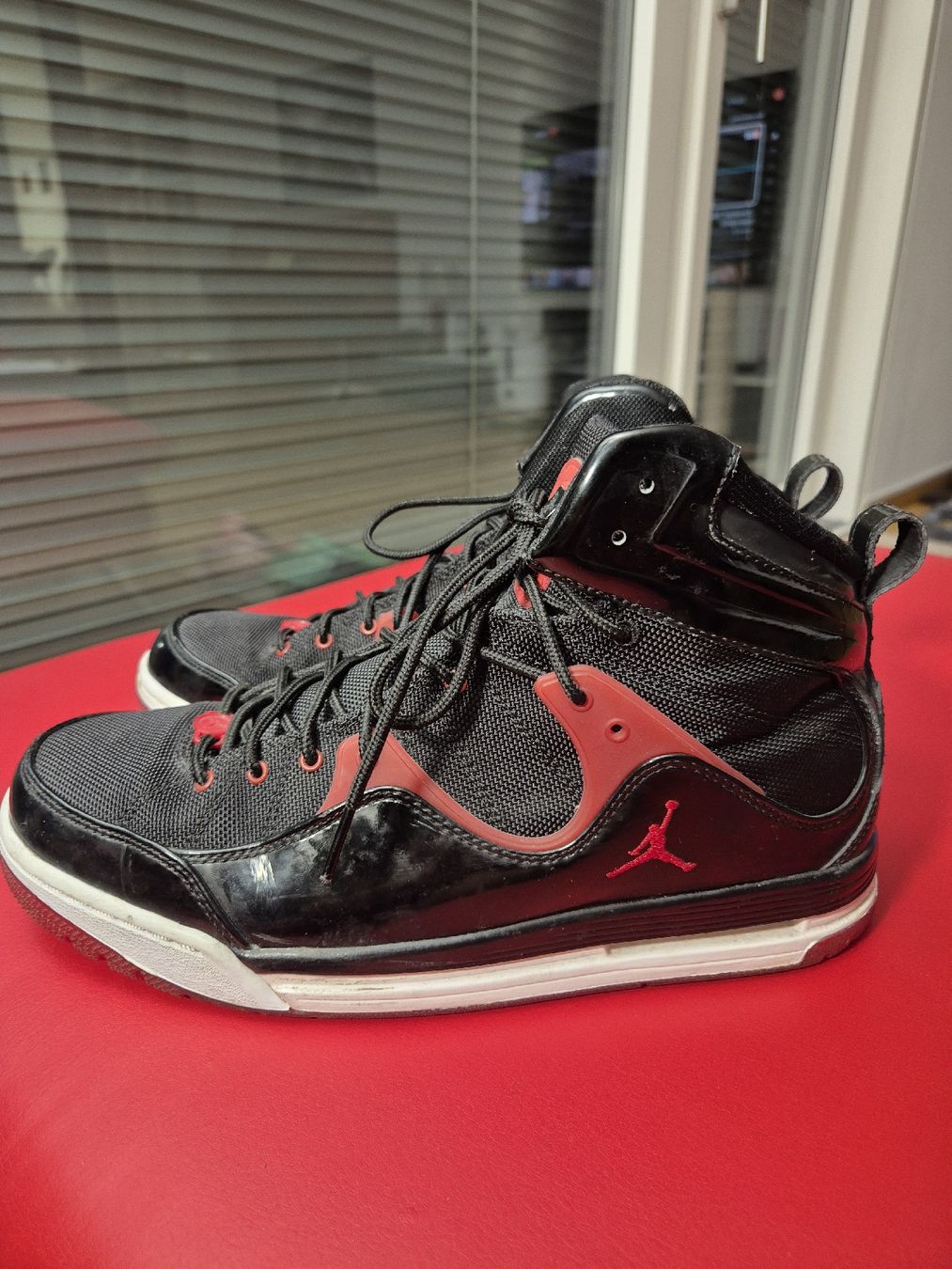 Jordan Herrenschuhe: Air Jordan Flight TR 97 Black Gym Red – Gebraucht aus Obfelden von _Alicja_ 1