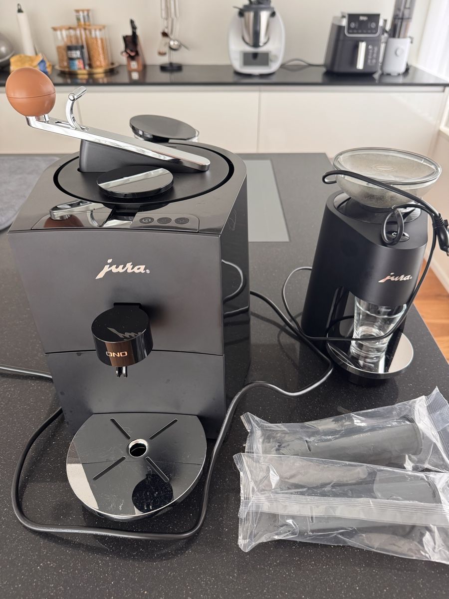 Jura Macchine per caffè & Macchine per espresso: Jura ONO einwandfrei  – Usato da Jona venduto da animsab