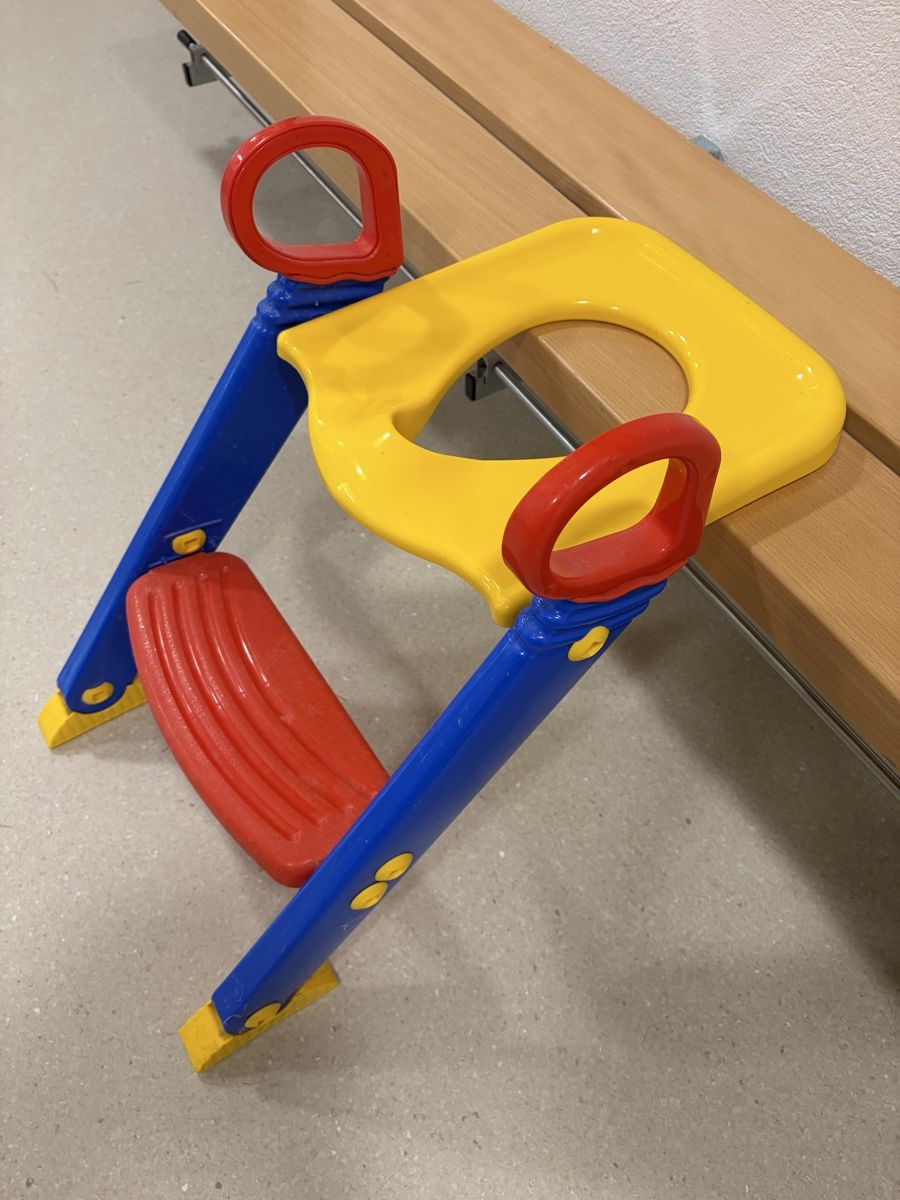 WC: Toilettensitz Kinder, mit Treppe – Gebraucht aus Bäriswil BE von lilaviola