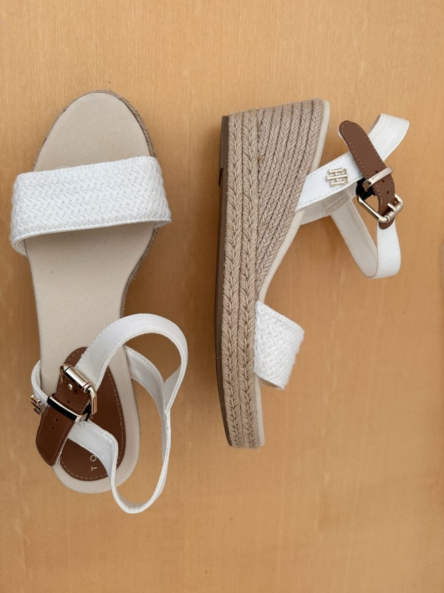 Tommy Hilfiger Damenschuhe: Sandale von Tommy Hilfiger, Größe 39 – Gebraucht aus Worb von Soben 1