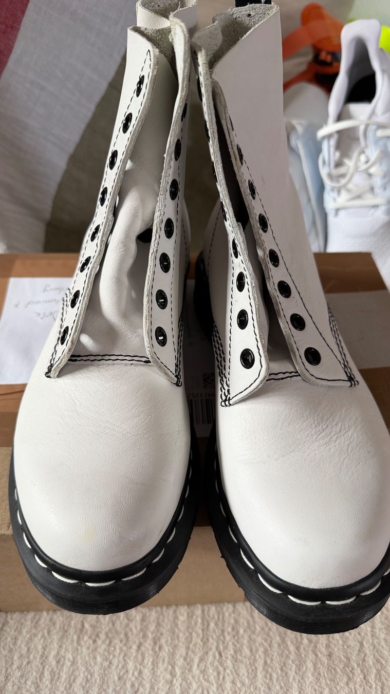 Dr. Martens Herrenschuhe: Dr Martens gr 40 – Neu (gemäss Beschreibung) aus Aarburg von Layve