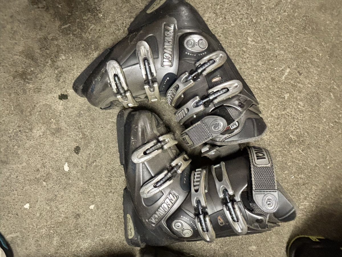 Tecnica Scarpe da donna: Skischuhe – Usato da Rossrüti venduto da poger