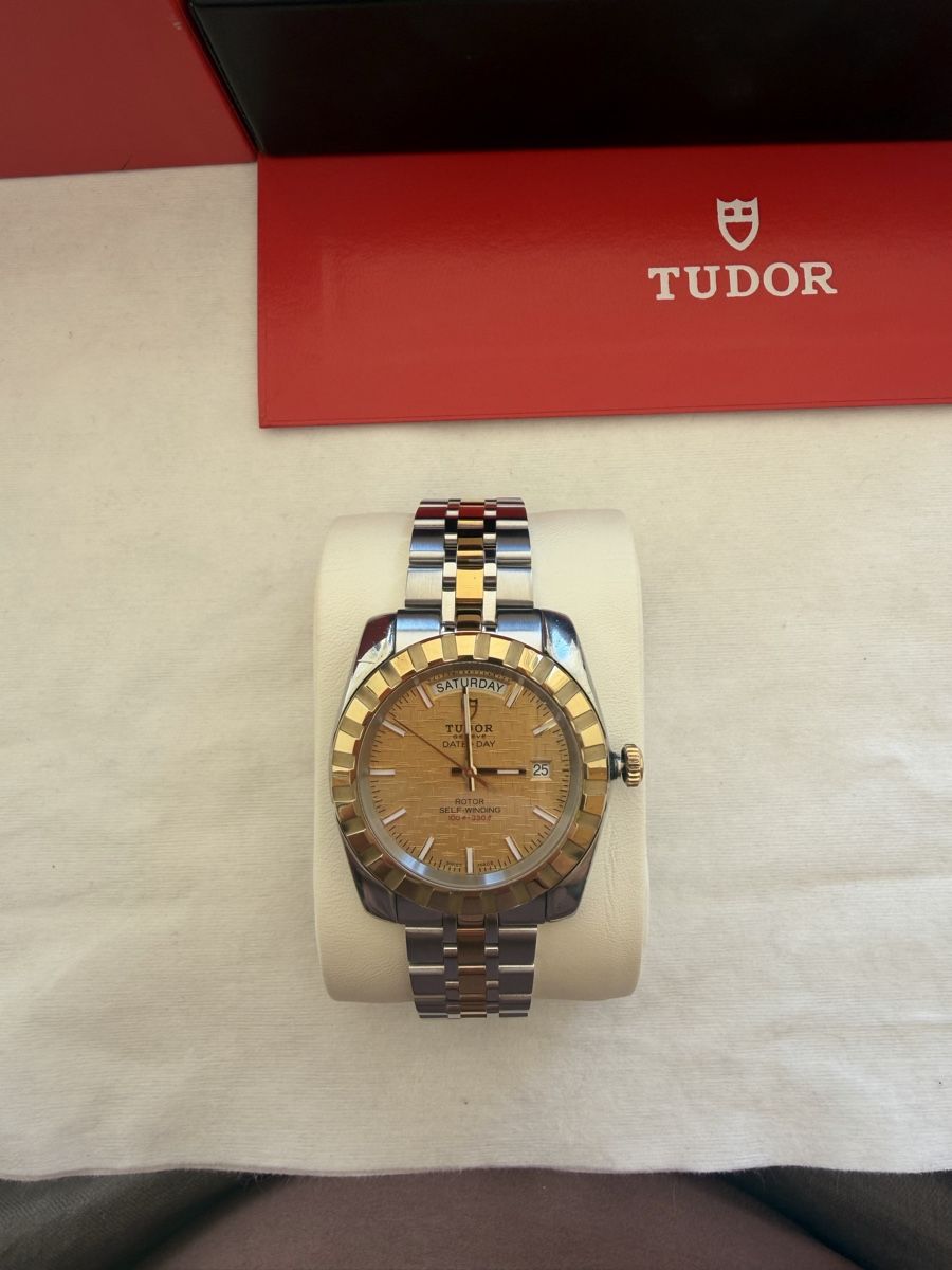 Tudor Montres: Tudor classic Day-Date 41mm – D'occasion à Le Sentier par Emmeri_00MontresEco 1