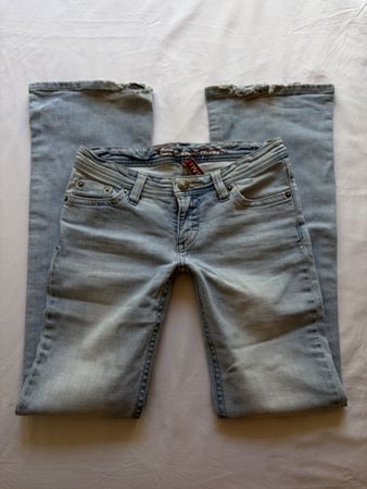 Y2K Low Rise Light Wash Flared Jeans – Embroidered Distresse