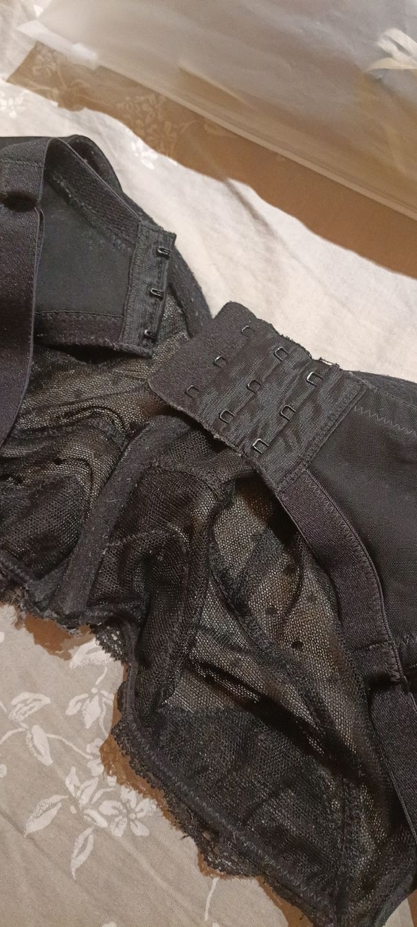 Sonstige Unterwäsche: Black Bra UK 32F  – Gebraucht aus Zürich von cat_9cvz 2