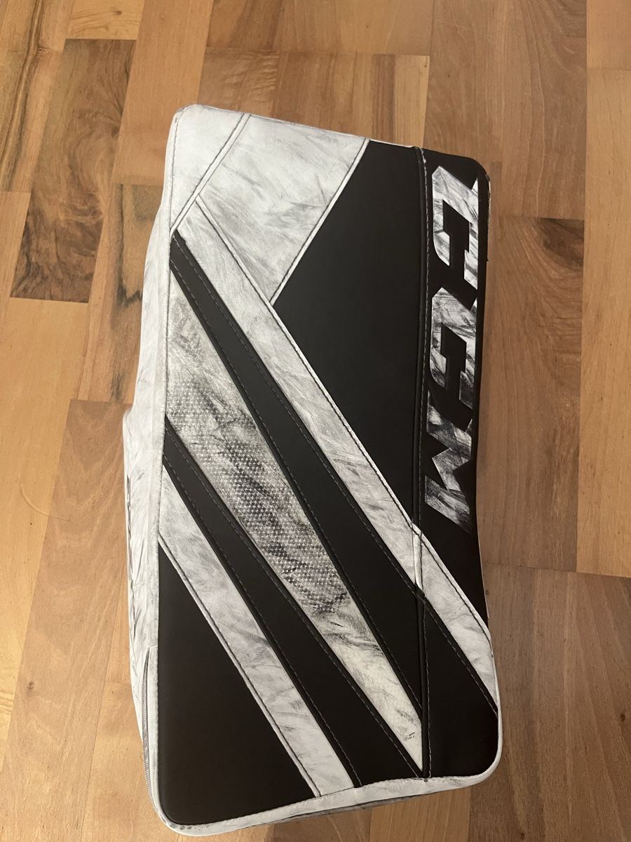 Ccm Protezioni & Imbottiture: CCM EFLEX 5.5 blocker  – Usato da Sierre venduto da Rouvinez-vich