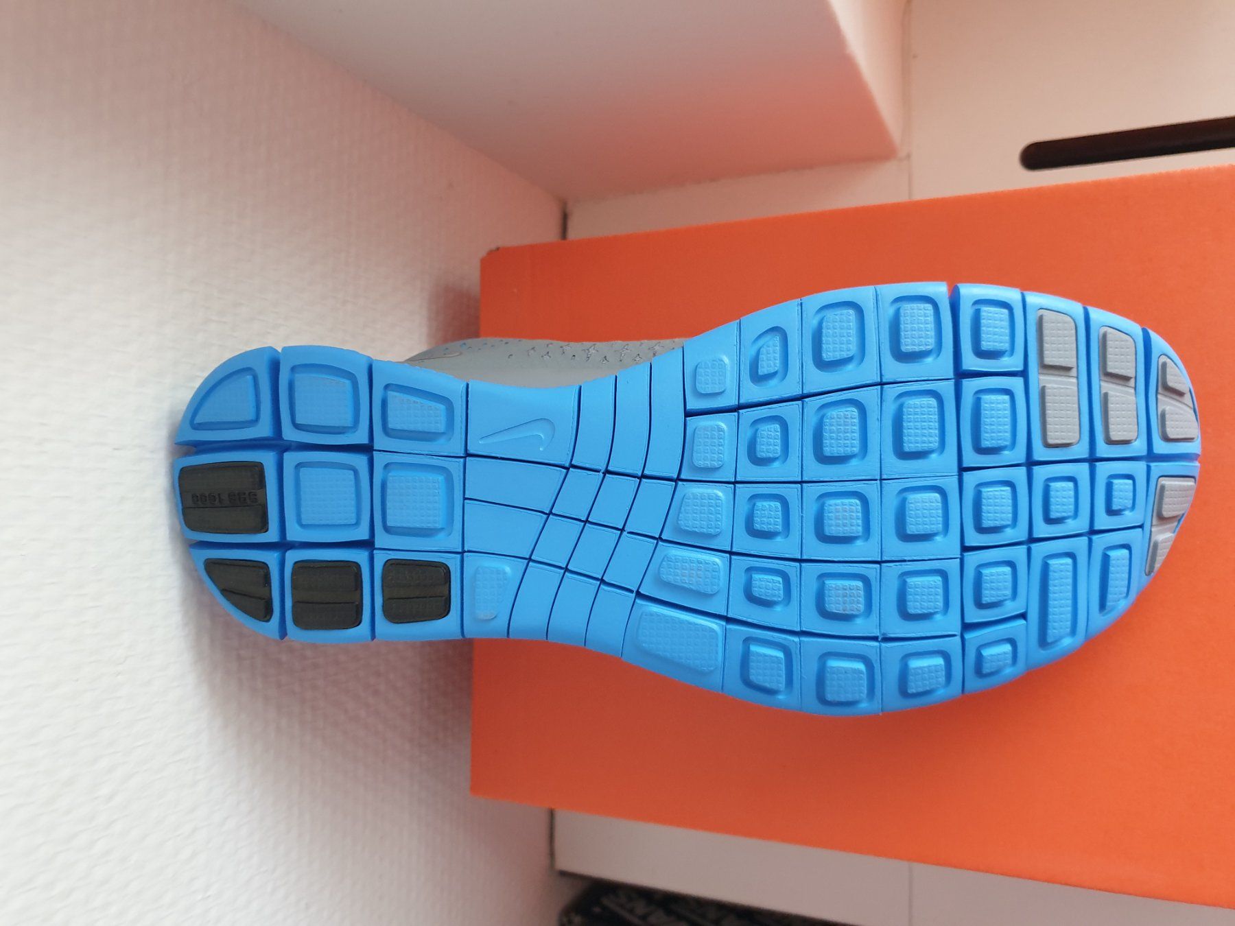 Nike Scarpe da donna: WMNS NIKE FREE 4.0 V2 Gr. 36,5 – Nuovo e nell'imballaggio originale da Herisau venduto da dku_85hh 2