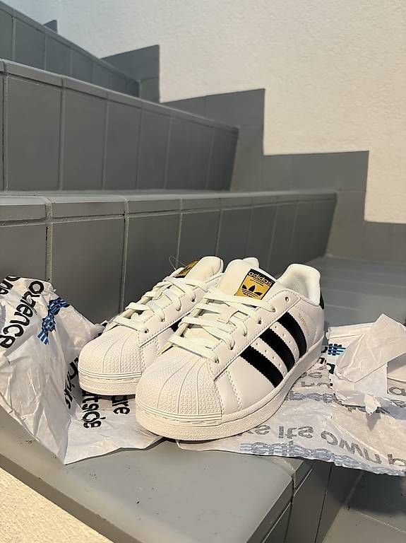 adidas gazelle silver green womens Skateboarding Superstar ADV Schuh (white core black white) Gr.38