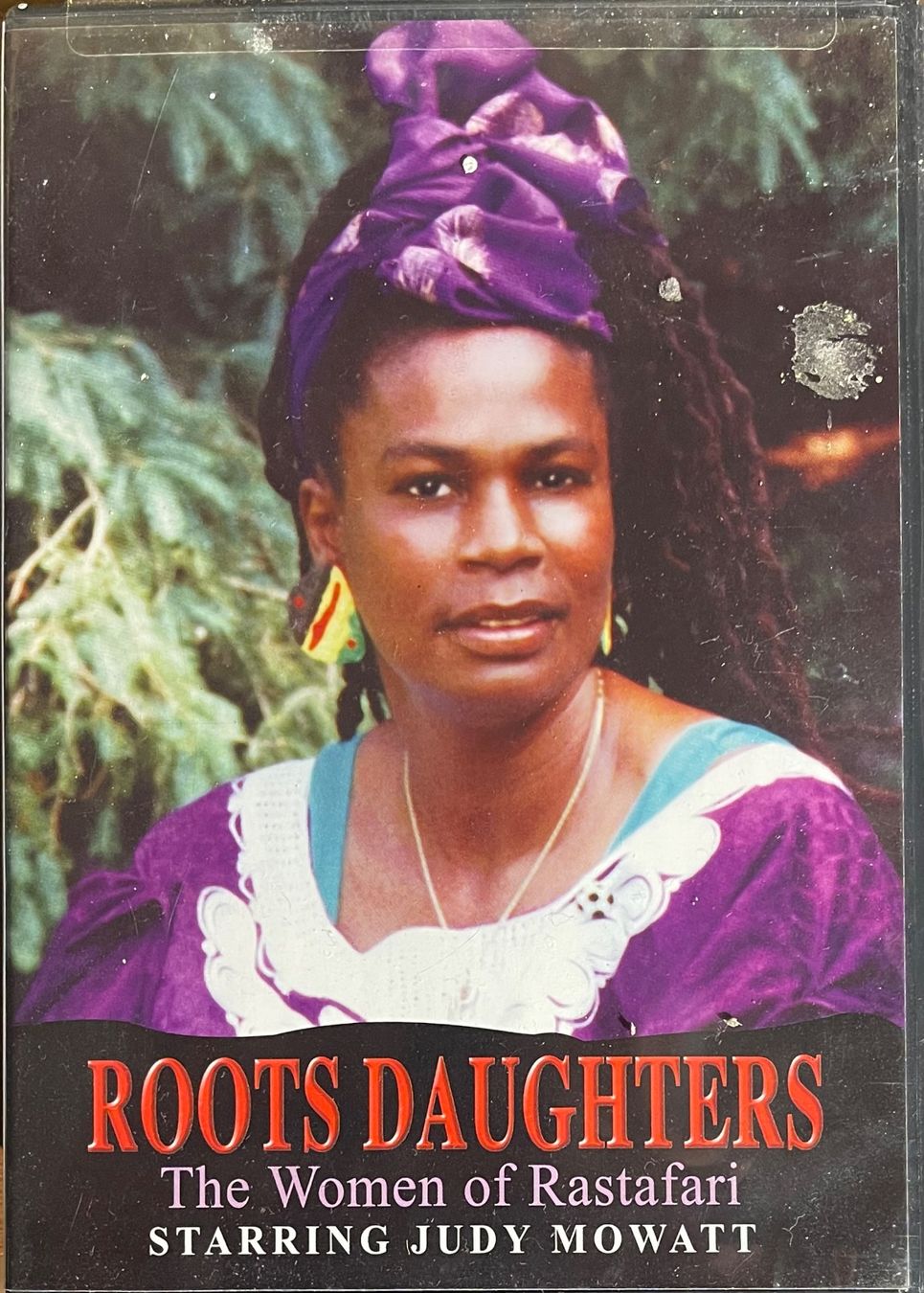 CDs: Roots Daughters (Reggae-DVD) – Gebraucht aus Wettswil von osoma99