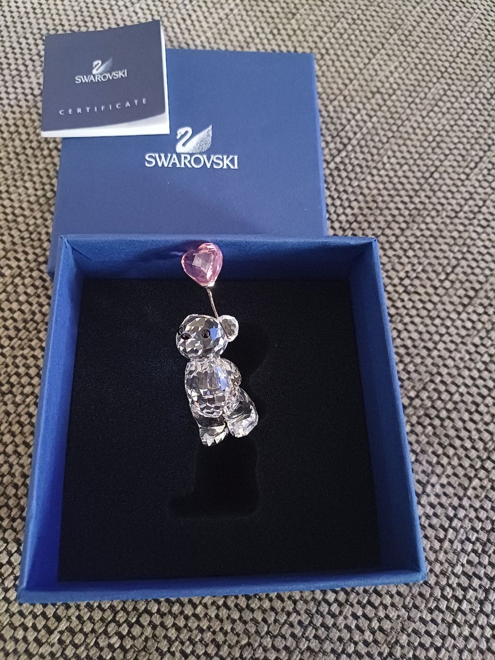 Swarovski Figuren: Swarovski Teddybär mit Herz – Neu (gemäss Beschreibung) aus Niederwangen BE von Loulilou86 1