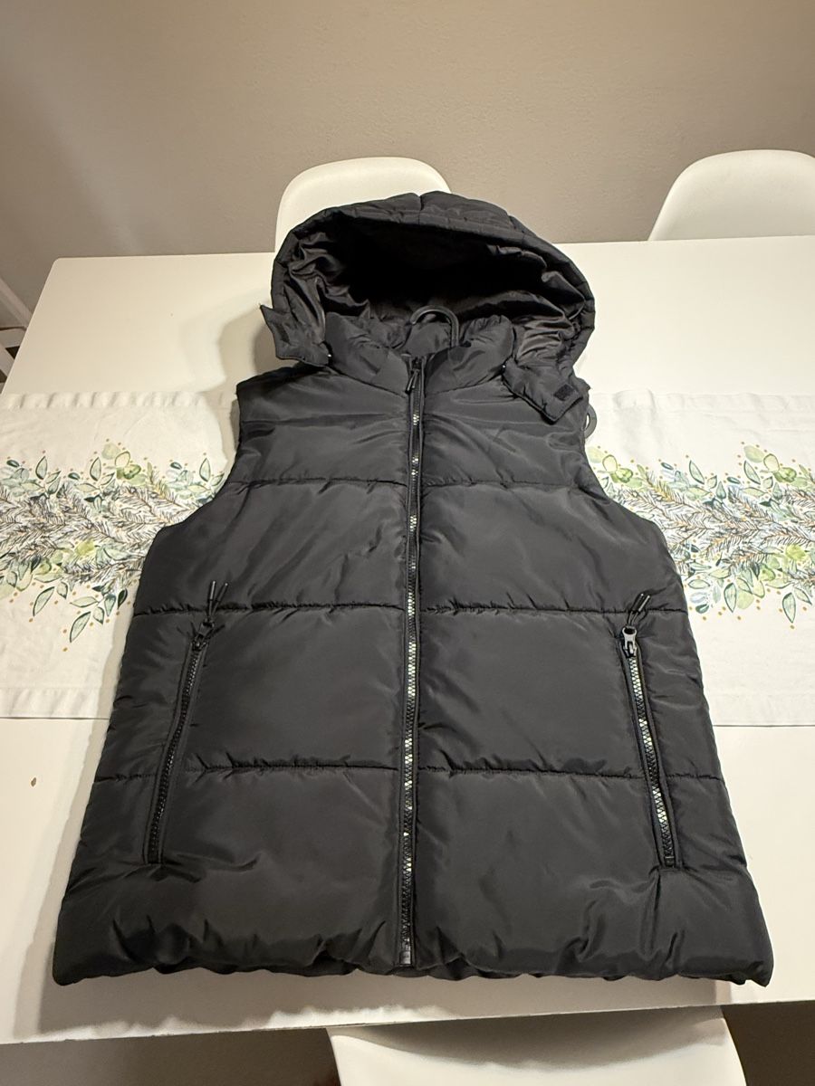 H&M Gilets & Westen: Steppweste H&M schwarz Grösse 170  – Gebraucht aus Zürich von Denise-8050