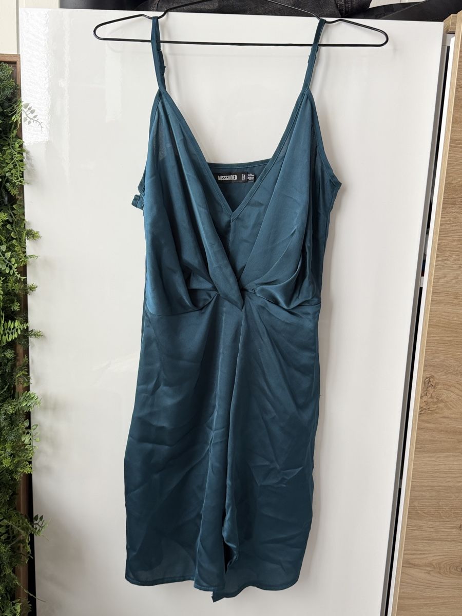Vestiti: Missguided Satin Mini Dress - Forest Green – Nuovo (secondo la descrizione) da Interlaken venduto da pat_b8yn 1