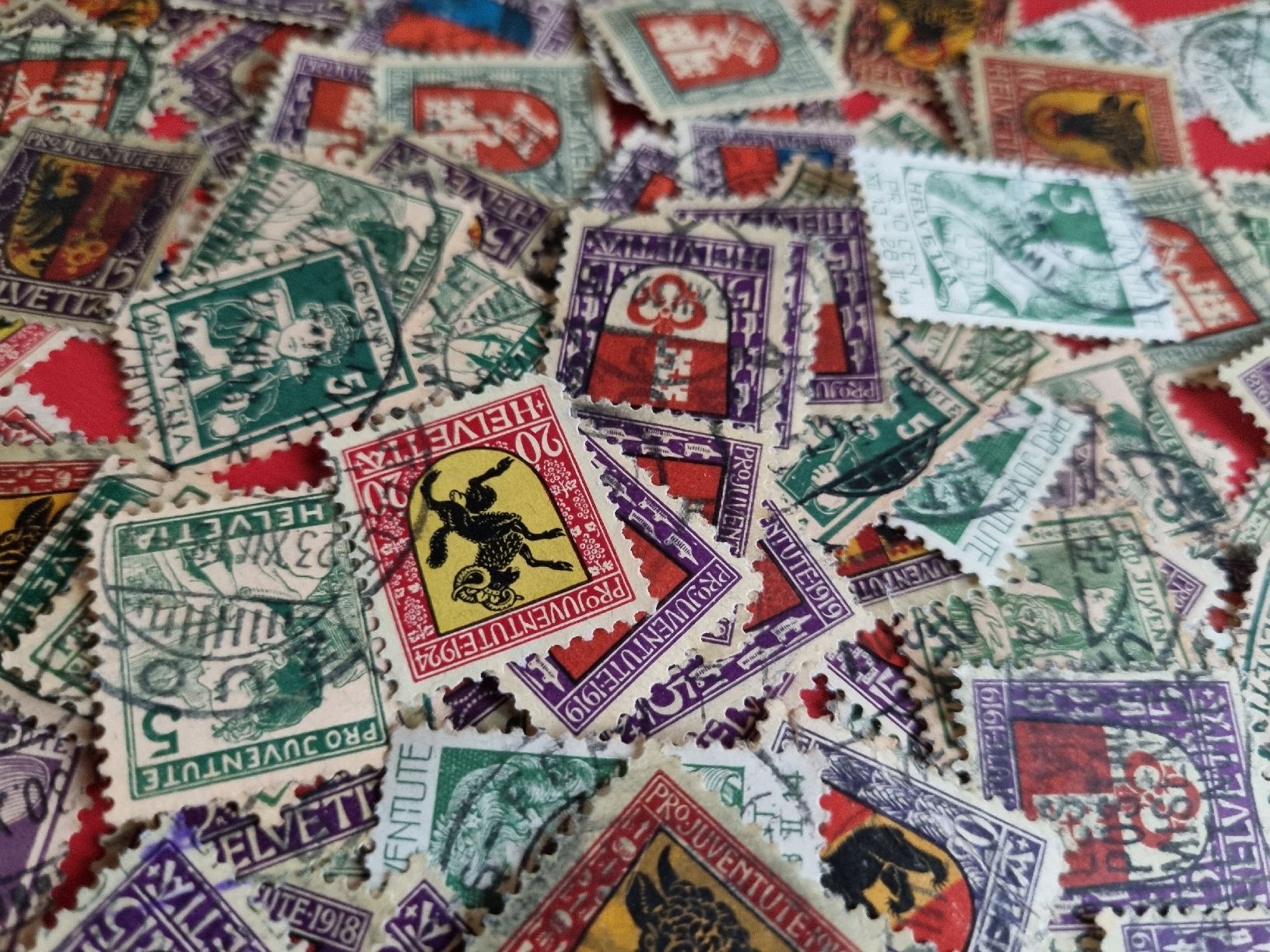 Tous les timbres: NACHLASS-POSTEN - PRO JUVENTUTE MIT BESSEREN  – D'occasion à Heimenschwand par rog_p7h9 1