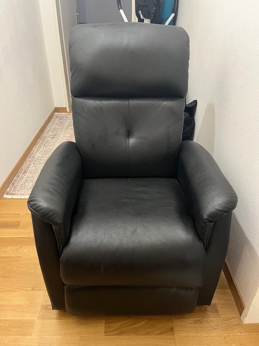 Poltrone: Sessel aus Kunstleder schwarz in gutem Zustand – Usato da Kriens venduto da boxer79
