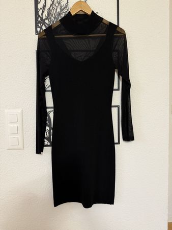 Schwarzes Kleid mit Mesh-Details, Grösse S