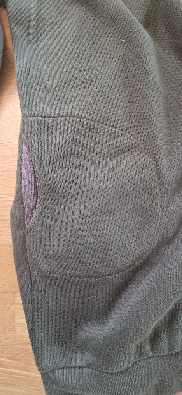 Maglioni & Felpe: Rollkragen Winterpullover mit Details, Grösse M – Usato da Embrach venduto da Singvall 3
