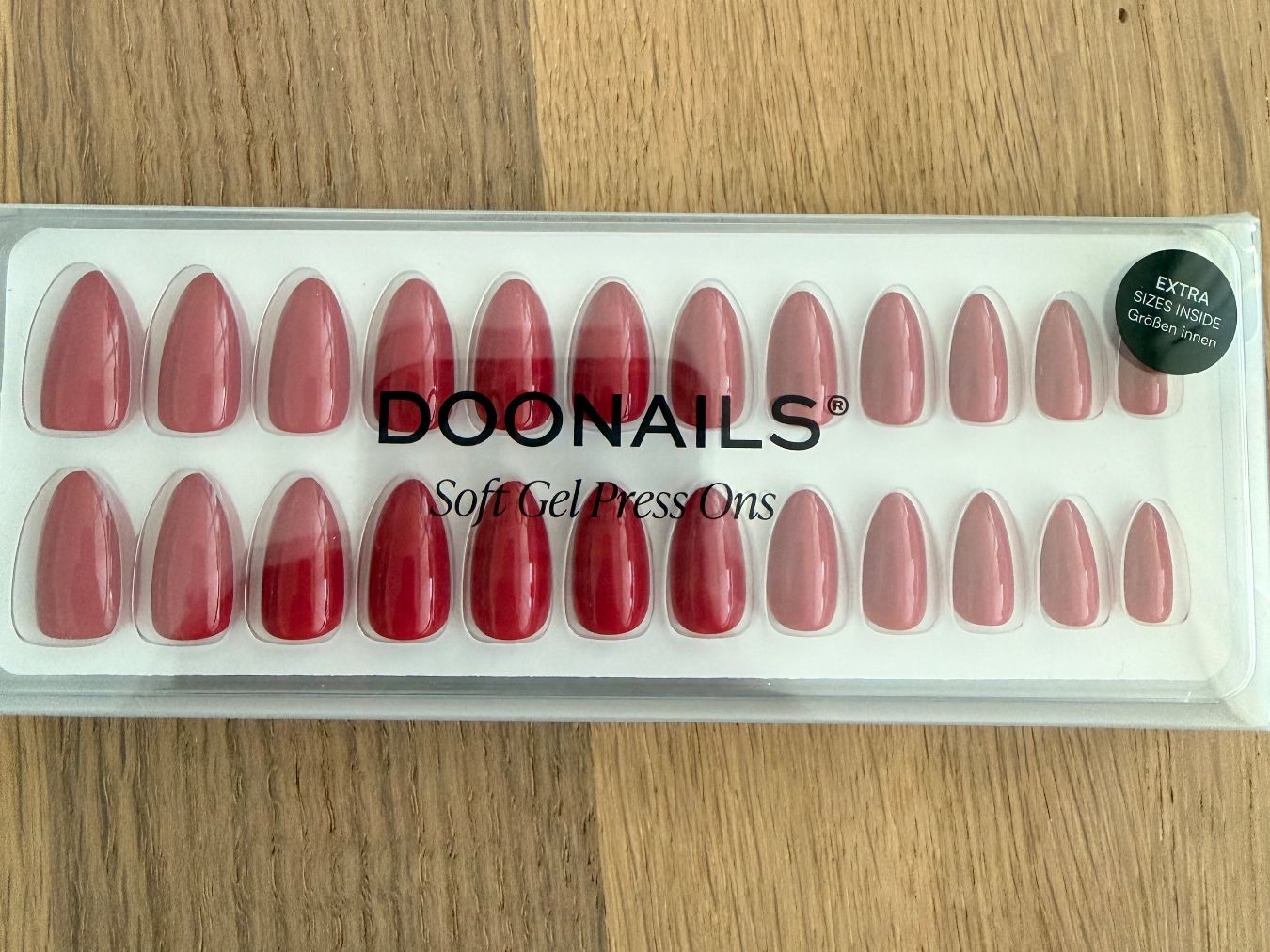 Unghie finte: DOONAILS Soft Gel Press Ons, Rasp Berry, Short Almond – Nuovo e nell'imballaggio originale da Zollikofen venduto da S.Hontas