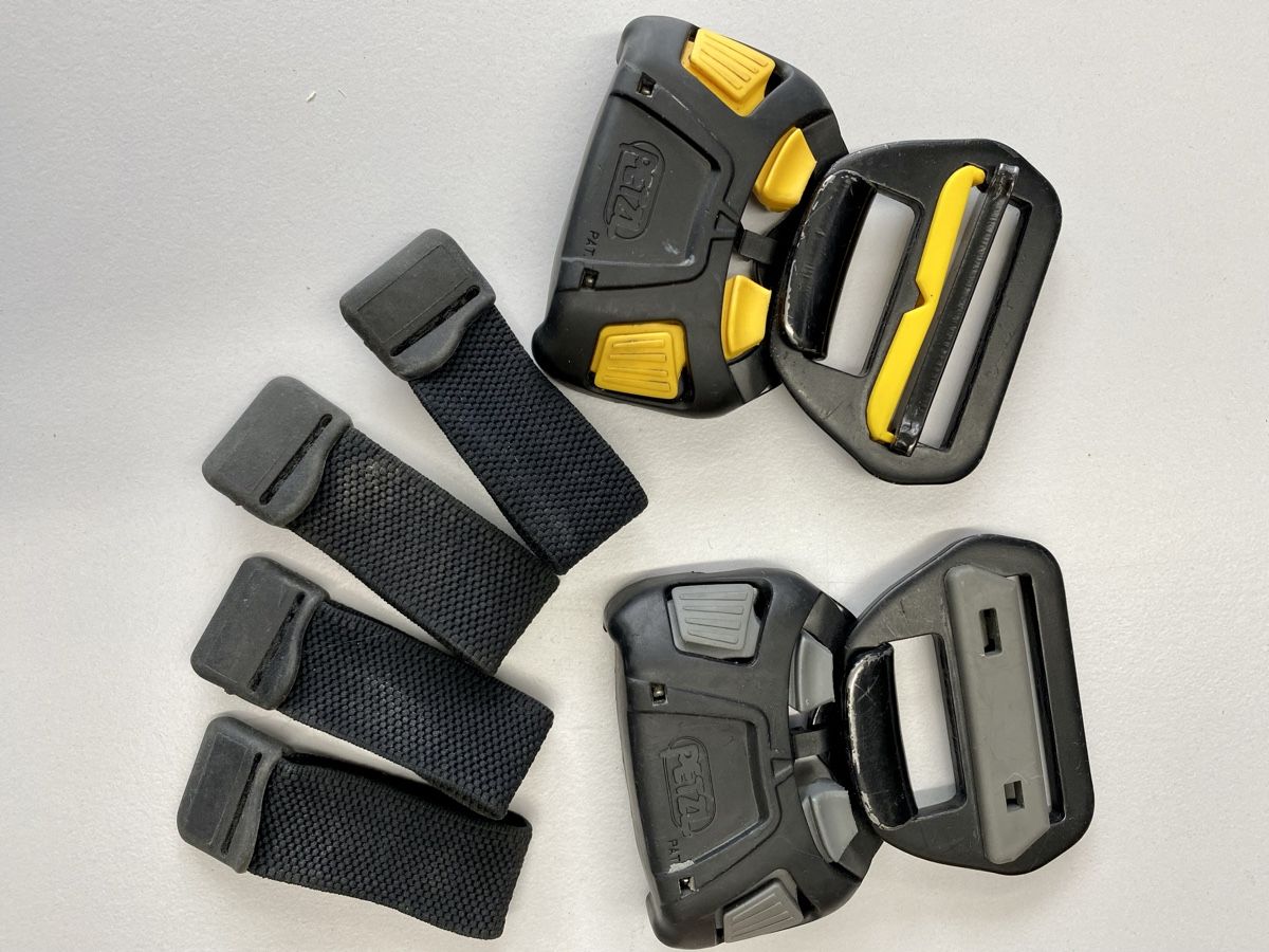 Gürtelschnallen: Petzl Ersatzteile FAST-Gurtschnallen + Gurtelastik – Gebraucht aus Rothenthurm von