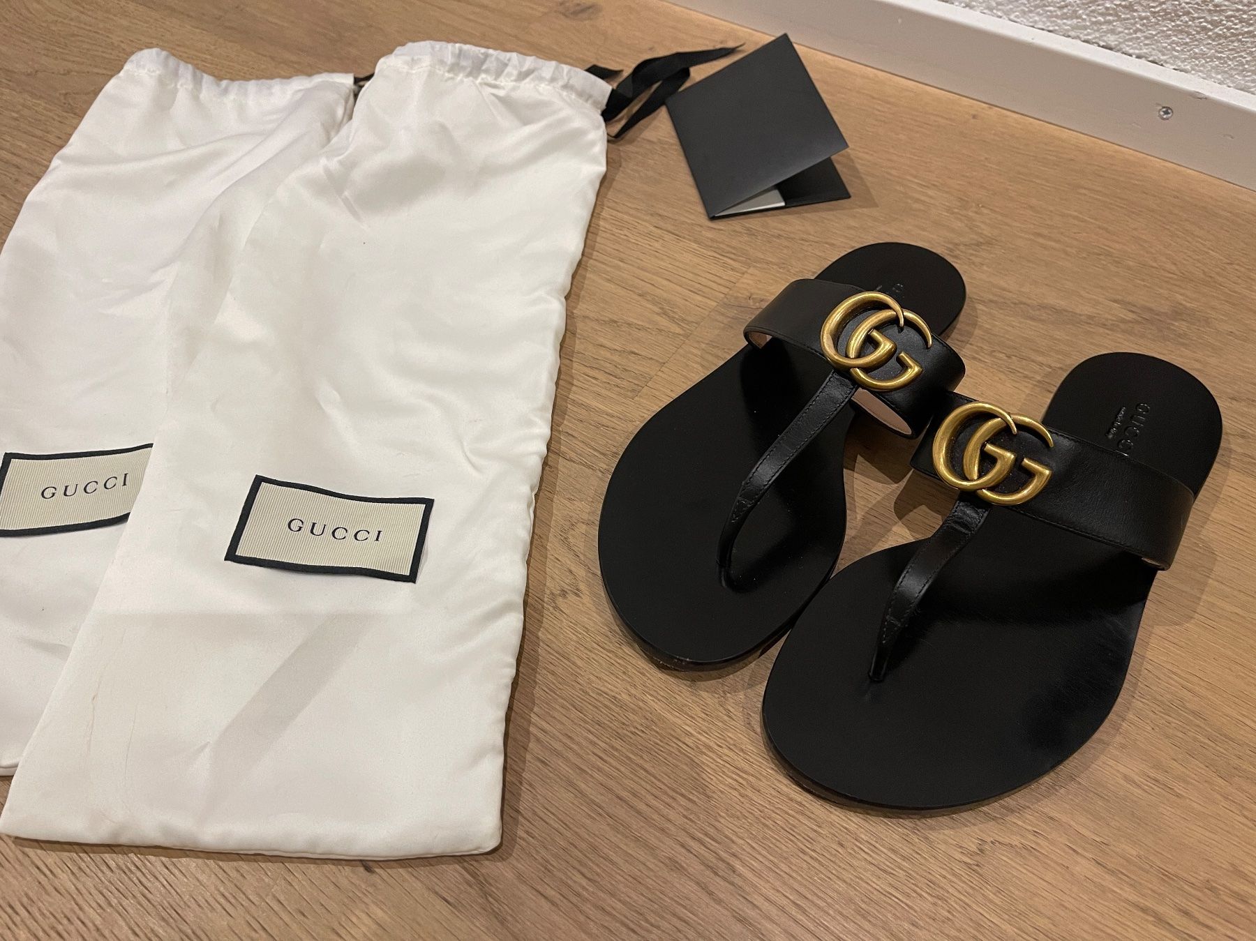 Gucci Scarpe da donna: Gucci Double G String Sandale Schwarz Leder – Usato da Reichenburg venduto da ibiza18 1