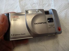 OLYMPUS CAMEDIA C-830L DIGITAL KAMERA.SCHÖN LÄÜFT