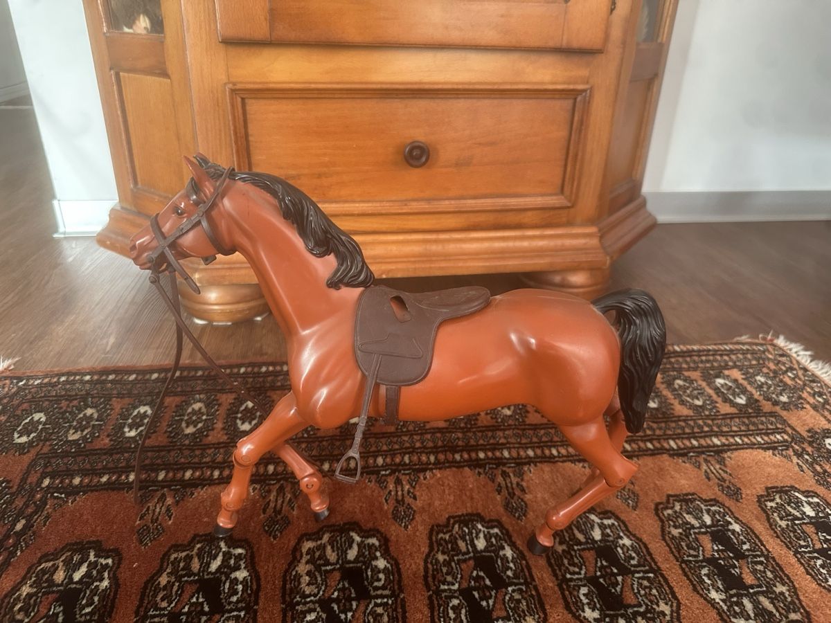 Poupées: Barbie Pferd Dancer 1977 – D'occasion à Herbriggen par Sehrazade