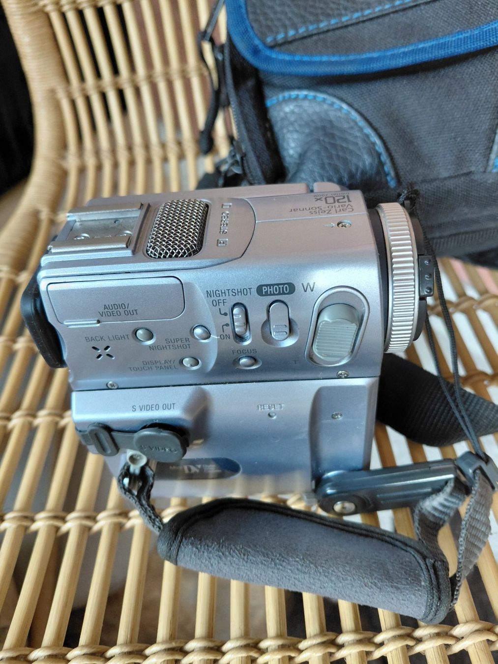 Sony Caméscopes: Sony DCR-PC6E PAL Digital Video Camera Recorder mit Tasche – D'occasion à Adligenswil par NaturGlueck 2