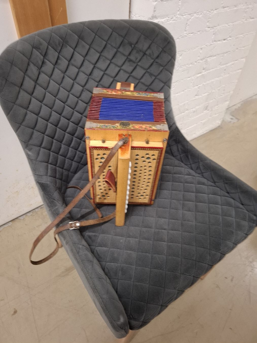 Musikinstrumente: schwyzerorgeli 8 basse – Gebraucht aus Villeneuve von BibiVintage 3