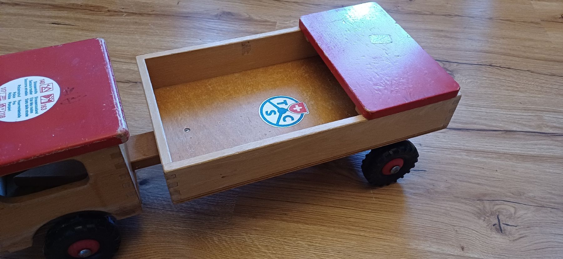 Spielzeuge: Alter Holzlstwagen – Gebraucht aus Flawil von Naphtali 5