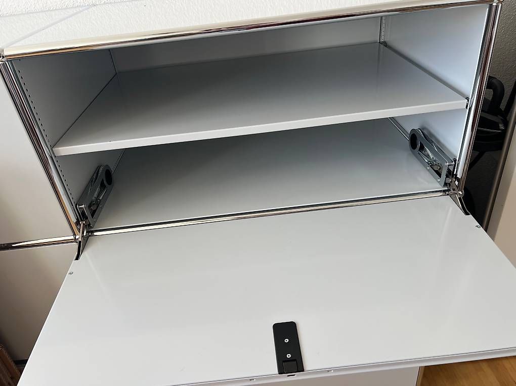 USM Schränke: USM Haller - hellgrau – Gebraucht aus Zürich von jug01 1