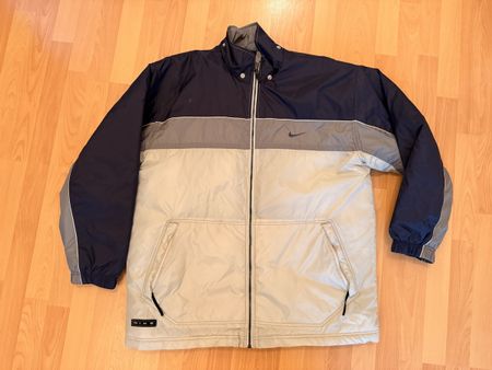 Nike Winterjacke Retro mehrfarbig Grösse L guter Zustand