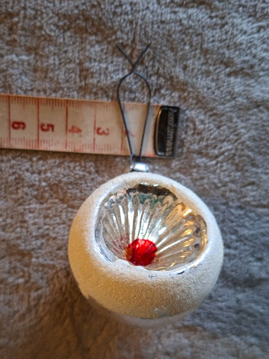 Alle Dekorationen: Antike Weihnachtskugel aus Glas mit Reflex – Gebraucht aus Otelfingen von silver-moon 3