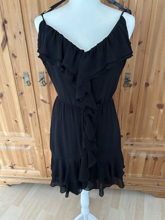 Festliches kurzes schwarzes Abendkleid