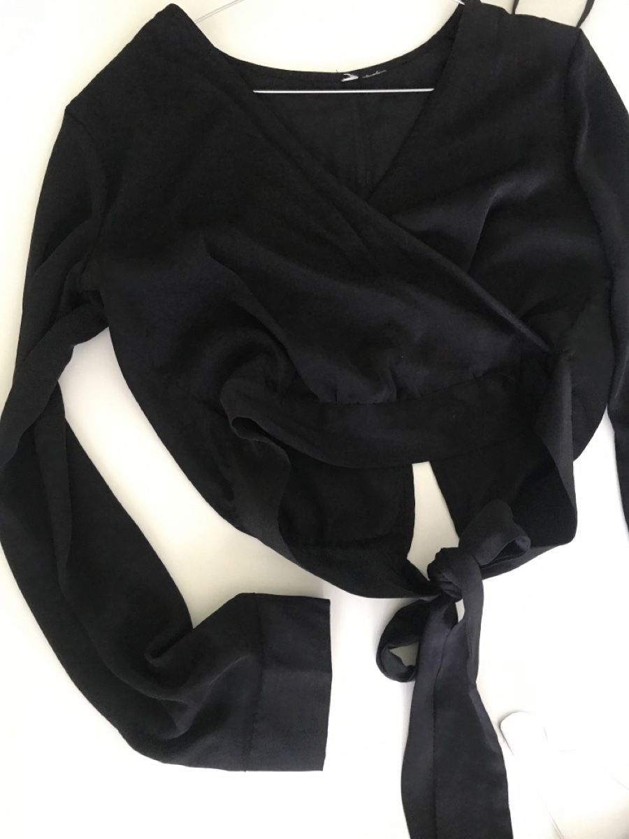 Tops: 2 elegante, sexy Tops- bespndere Rückenbinde – Gebraucht aus Rothrist von ilodj 2