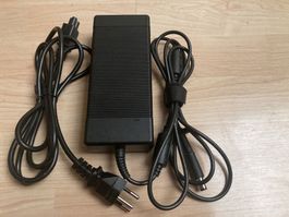 HP TPC-CA52 150W 19.5V 7,69A AC Adapter Netzteil Original